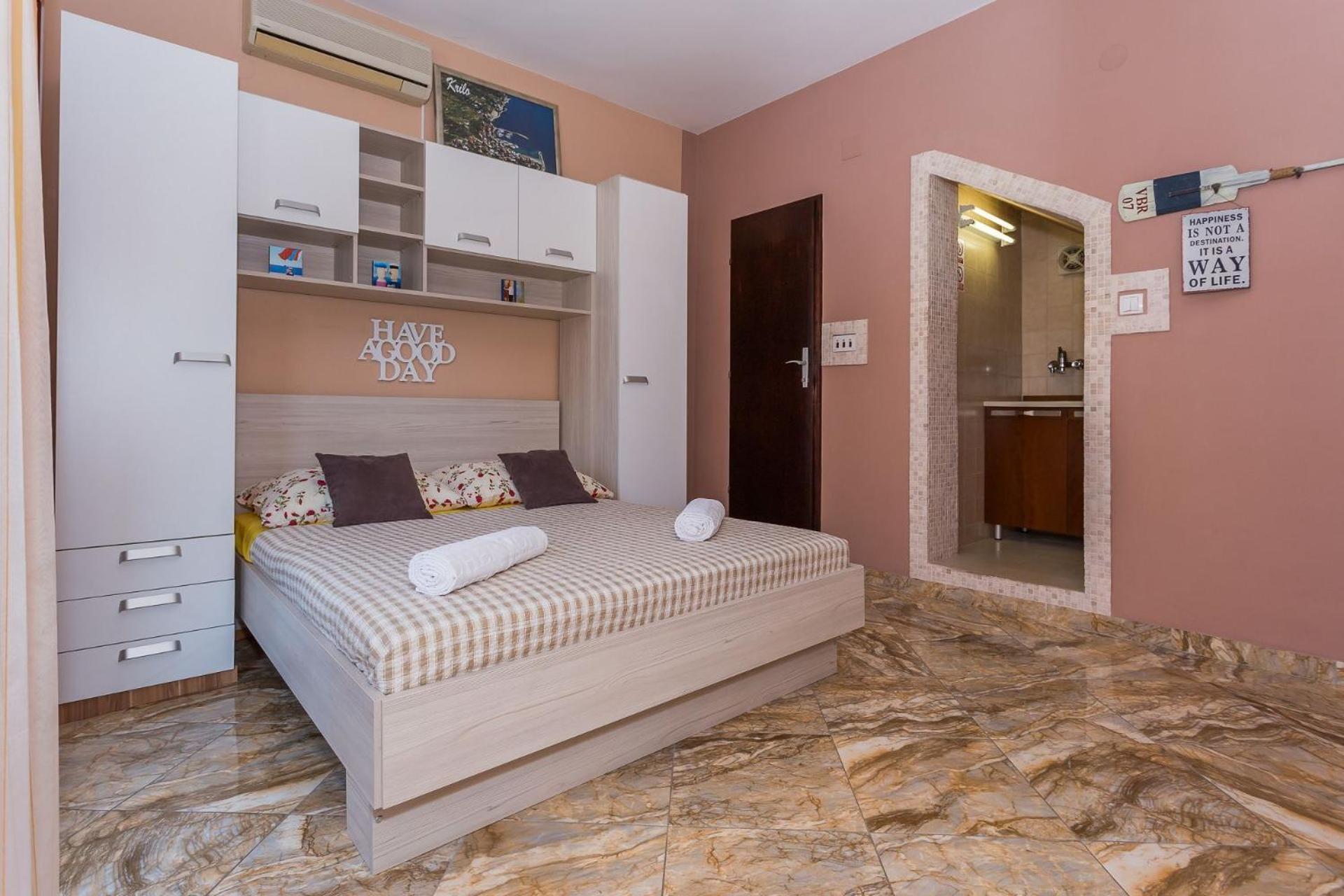 Apartments Verica - 15 M From Beach Krilo Eksteriør billede